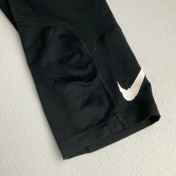 Boy’s Large Nike Pro 3/4 compression pants - Picture 2 of 6
